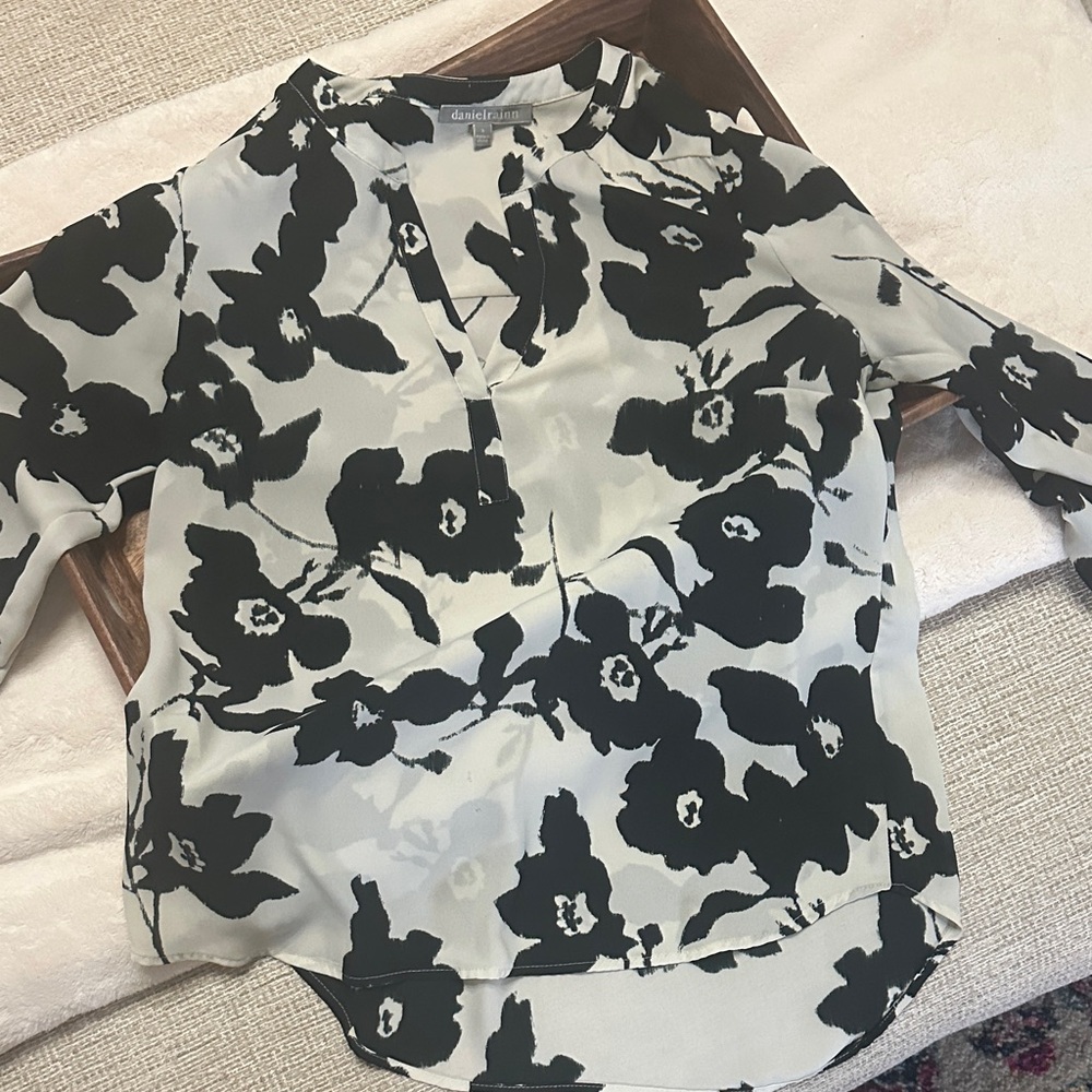 Daniel Rainn Black and White Floral Blouse